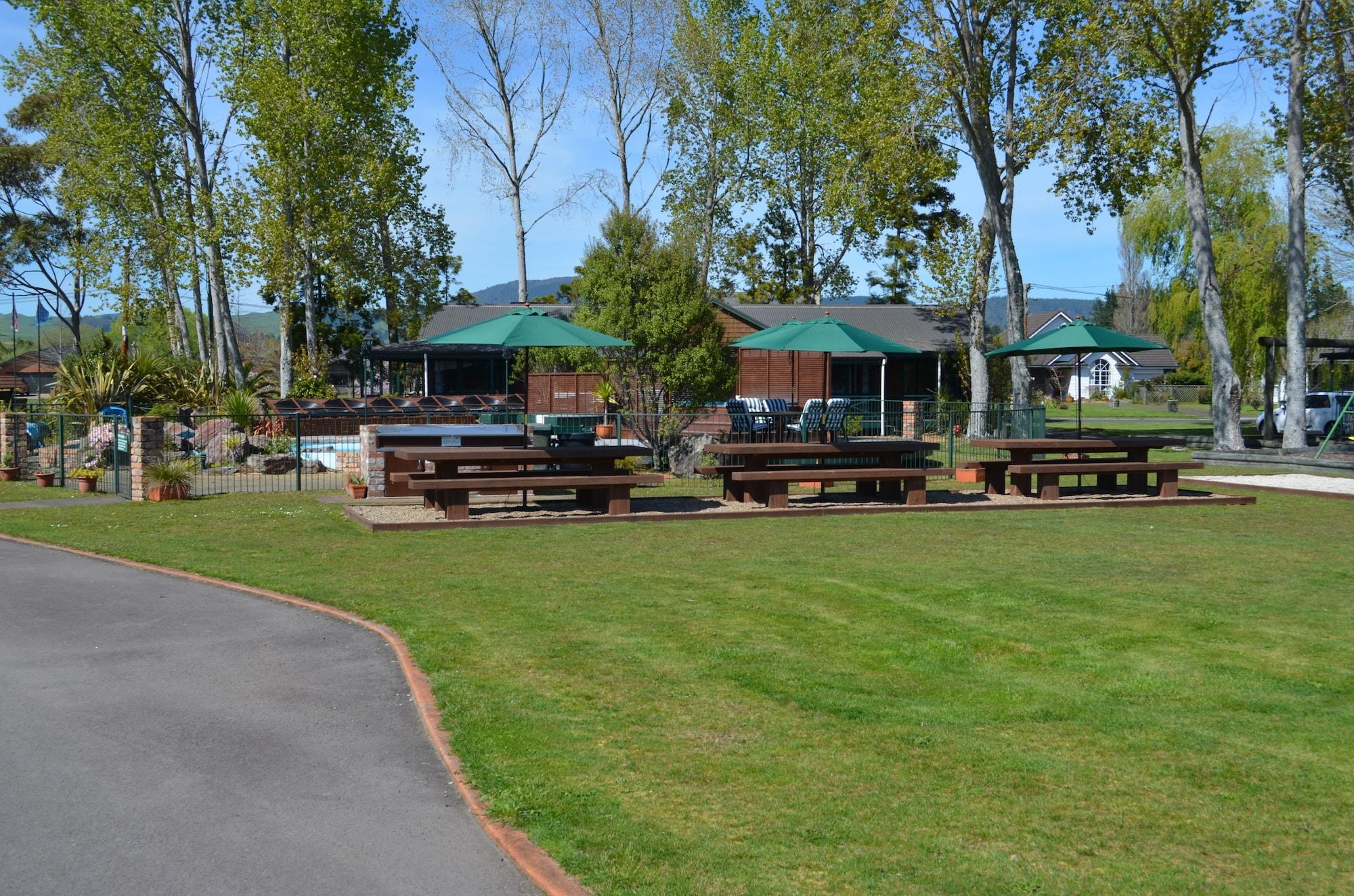 Cedarwood Lakeside Motel & Conference Venue Rotorua Kültér fotó