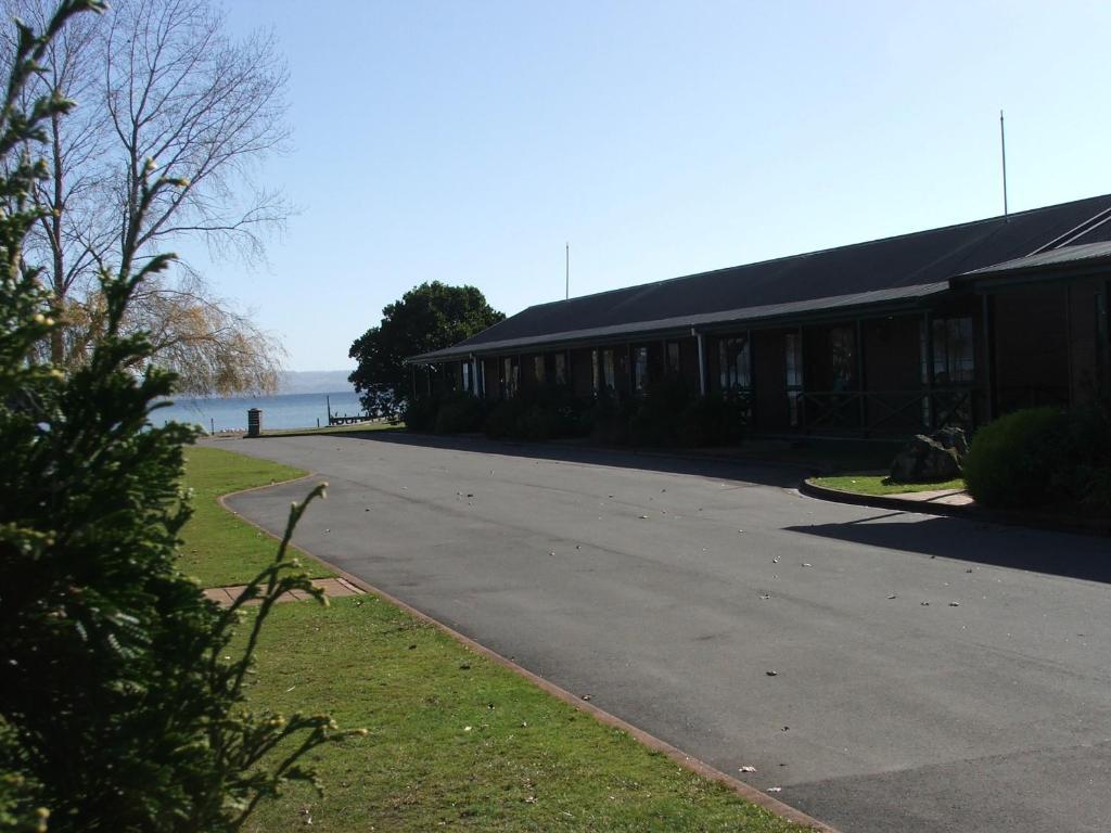 Cedarwood Lakeside Motel & Conference Venue Rotorua Kültér fotó