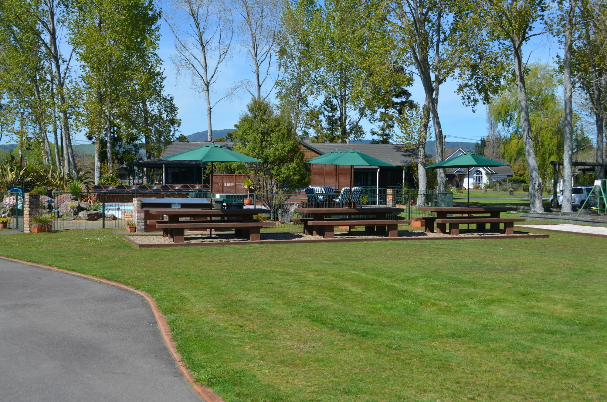 Cedarwood Lakeside Motel & Conference Venue Rotorua Kültér fotó